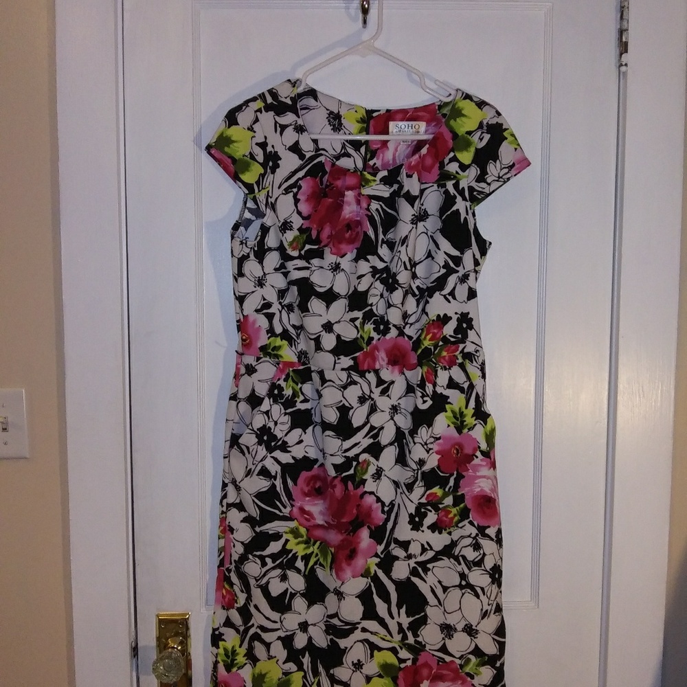 6/$12 Soho Apparel dress